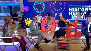 Pantalon coupé Victoria Beckham porté par Robin Roberts vu dans Good Morning America le 15 septembre 2022