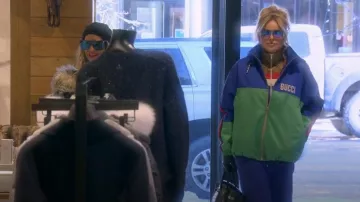 Chaqueta de jersey técnico Gucci GG usada por Diana Jenkins como se ve en The Real Housewives of Beverly Hills (S12E18)