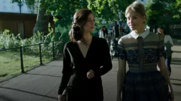 Reiss Jen­na Dress worn by Yasmin Kara-Hanani (Marisa Abela) as seen in Industry (S02E04)