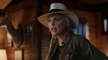 Maison Michel Virginie Sombrero de paja usado por Alexis Carrington (Elaine Hendrix) como se ve en Dinastía (S05E22)