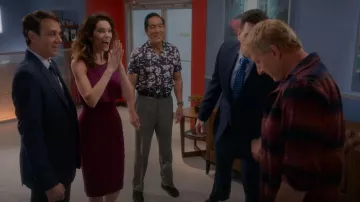 Probable robe Shayna portée par Amanda LaRusso (Courtney Henggeler) comme on le voit dans Cobra Kai (S05E09)