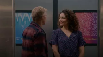 Chemisier Rebecca Taylor Aster porté par Carmen Diaz (Vanessa Rubio) vu dans Cobra Kai (S05E09)
