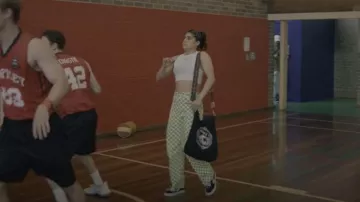 VANS SK8-Low usado por Amerie Wadia (Ayesha Madon) como se ve en Heartbreak High (S01E02)