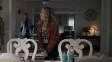 Madewell High-Rise Skinny Jeans à Berkeley Wash porté par Courtney Whitmore (Brec Bassinger) comme vu dans Stargirl de DC (S03E03)
