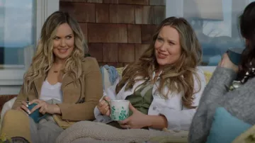AllSaints Suede Dalby Biker usado por Bree O'Brien (Emilie Ullerup) como se ve en Chesapeake Shores (S06E02)