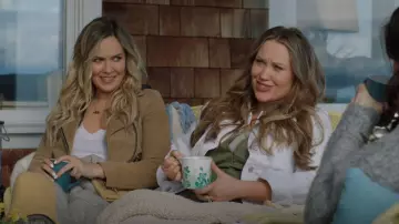 Gap Classic Icon Denim Jacket worn by Jess O'Brien (Laci J Mailey) as seen in Chesapeake Shores (S06E02)