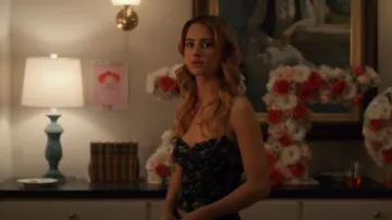 Reformation Novena Top porté par Lucy Albright (Grace Van Patten) vu dans Tell Me Lies (S01E02)