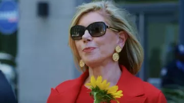 Salvatore Ferragamo SF606S worn by Diane Lockhart (Christine Baranski) as seen in The Good Fight (S06E02)
