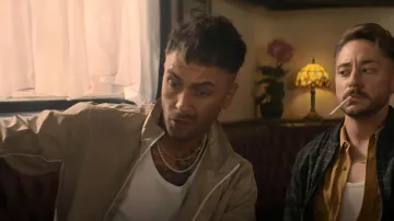 Veste Jack & Jones Track portée par Vinnie (Joe Gilgun) vue dans Brassic (S04E02)
