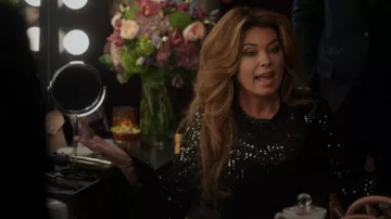 Bronx And Banco Joker Feather-Cuff Sequin Mini Robe portée par Shania Twain (Shania Twain) comme on le voit dans Monarch (S01E02)