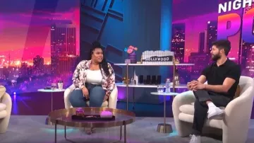 Nina parker Trendy Plus Size Floral-Print Blazer porté par Nina Parker comme vu dans E! News Nightly Pop le 21 septembre 2022