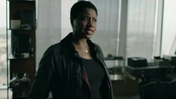 Barbour Wax Coated Buttoned Up Jacket worn by DS Nadia Latif (Ginny Holder) as seen in The Capture (S02E01)