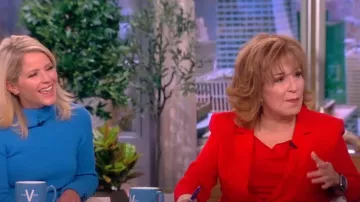 Cinq à Sept Khloe Crepe 3/4-Sleeve Blazer usado por Joy Behar como se ve en The View el 21 de septiembre de 2022
