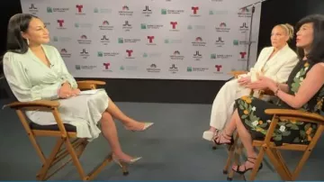 Zimmermann Asymmetric Ruffled Silk-Satin Wrap Dress usado por Morgan Radford como se ve en Today el 20 de septiembre de 2022