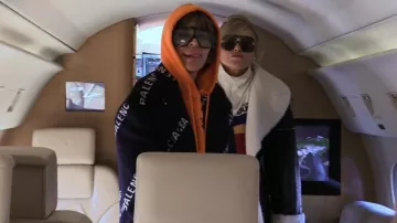 Alaia Edition Structured Coat usado por Diana Jenkins como se ve en The Real Housewives of Beverly Hills (S12E19)