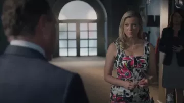 Marni Elegant Robes portées par Barbara Whitmore (Amy Smart) comme on le voit dans Stargirl de DC (S03E04)