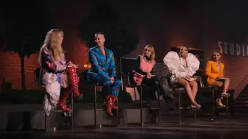 Moschino Teddy Bear-Motif Peak-Lapels Single-Breasted Suit porté par Jeremy Scott comme on le voit dans Making the Cut (S03E06)