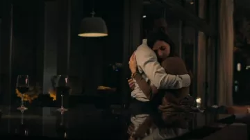 Theory Sweater In Feath­er Cash­mere worn by Simone Turner (Charlie Murphy) as seen in The Capture (S02E05)