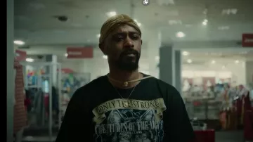 Saturn Return Only the Strong Survive Wolf Camiseta usada por Darius (Lakeith Stanfield) como se ve en Atlanta (S04E01)