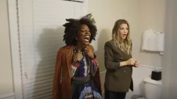 L’Agence Jyothi High Rise Split Ankle porté par Naomie Olindo vu dans Southern Charm (S08E14)