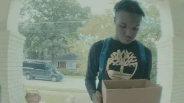 Champion Timberland Heritage Black/Gold Long Sleeve T-Shirt, porté par Terrence (Gerard Mikell) vu à Atlanta (S04E03)