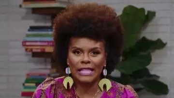 Pendientes Vintful Dream Tab usados por Tabitha Brown como se ve en It's CompliPlated (S01E02)