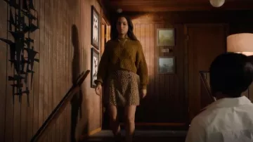 Mini-jupe Madewell Piped portée par May Grant (Corinne Massiah) comme on le voit dans 9-1-1 (S04E04)