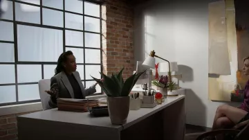 Alexander Mcqueen Panelled Single-breasted Blazer usado por Rachel Audubon (Ryan Michelle Bathe) como se ve en All Rise (S02E01)