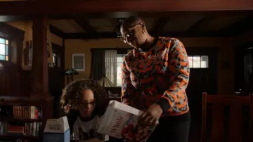 Pull Zara Abstract Jacquard porté par Henrietta 'Hen' Wilson (Aisha Hinds) vu dans le 9-1-1 (S06E02)