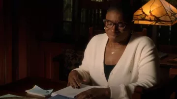 Rag & Bone Winslow Crossgrain Cardigan porté par Henrietta 'Hen' Wilson (Aisha Hinds) vu dans le 9-1-1 (S06E02)