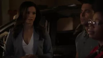 Théorie Wool Gabe Blazer porté par Jessica Knight (Katrina Law) vu dans NCIS (S20E02)