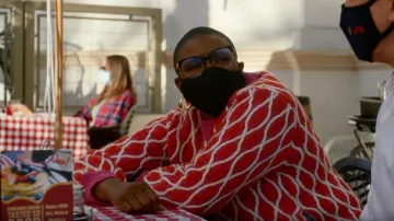 Stine Goya Anders Cable Knit Wool Blend Sweater porté par Henrietta 'Hen' Wilson (Aisha Hinds) vu dans 9-1-1 (S04E06)