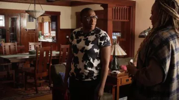 Sanctuary Le T Shirt Parfait porté par Henrietta 'Hen' Wilson (Aisha Hinds) vu dans le 9-1-1 (S04E07)
