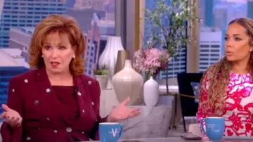 Cinq un Blazer de un solo pecho de Sept Cheyenne usado por Joy Behar como se ve en The View el 27 de septiembre de 2022