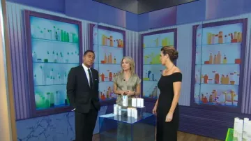 Adivina el mono de Sophie usado por Amy Robach como se ve en Good Morning America el 28 de septiembre de 2022