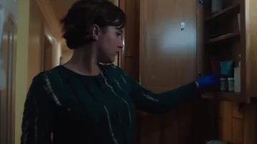 Proenza Schouler Tie Dye Top Green usado por la agente especial Hana Gibson (Keisha Castle-Hughes) como se ve en FBI: Most Wanted (S04E02)