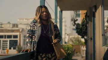 Forever 21 Longline Rapture Cardigan worn by Lizzy (Yolonda Ross) as seen in American Gigolo (S01E03)