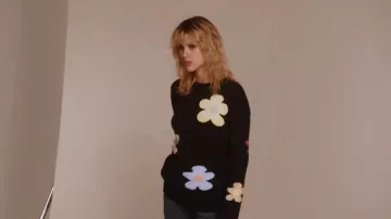 Sonia Rykiel Suéter de manga larga con estampado floral usado por Brilliant como se ve en Real Girlfriends in Paris (S01E05)