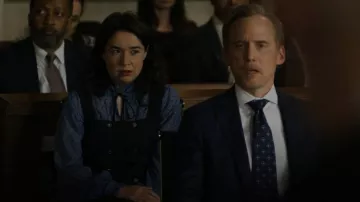 Blusa Sandro Zoe Swiss Dot usada por Marissa Gold (Sarah Steele) como se ve en The Good Fight (S06E04)