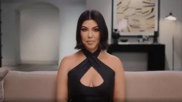 Milo Maria Madonna Top porté par Kourtney Kardashian vu dans The Kardashians (S02E02)