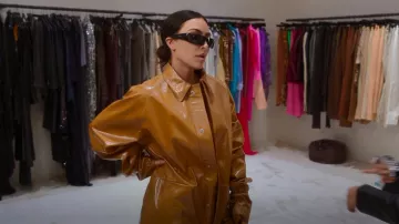 Gafas de sol Prada Runway usadas por Kim Kardashian como se ve en The Kardashians (S02E02)