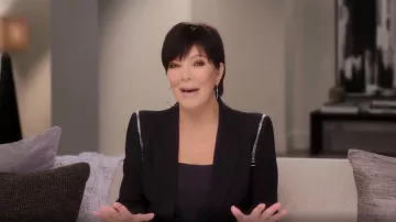 Alexander McQueen Zip Detail Jacket porté par Kris Jenner vu dans The Kardashians (S02E02)