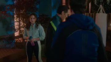 Sweaty betty Pow­er High-Waist 7/8 Active Leggings worn by Samantha LaRusso (Mary Mouser) as seen in Cobra Kai (S05E08)