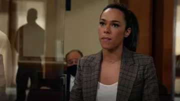 A.L.C. Hicks Blazer usado por Emily Lopez (Jessica Camacho) como se ve en All Rise (S02E09)