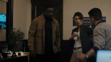 Théorie Jared Shell Veste portée par Aiden Shaw (Michael James Shaw) vue dans Blood & Treasure (S02E13)