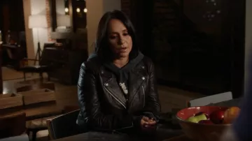 Veste en cuir Rag & Bone Mack portée par Maddie Kendall (Jennifer Love Hewitt) vue dans le 9-1-1 (S05E13)