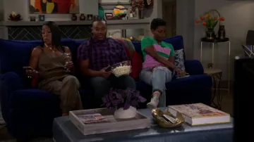 Cinq à Sept Amia Jumpsuit usado por Tina (Tichina Arnold) como se ve en The Neighborhood (S05E03)