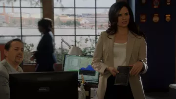 Rag and Bone Annie Twill Blazer porté par Jessica Knight (Katrina Law) vu dans NCIS (S20E03)