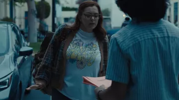 Re/Done 90s Baby Tee porté par Hannah (Rachel Bloom) comme vu dans Reboot (S01E02)