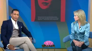 Cinq a Sept Misha Silk Top usado por Amy Robach como se ve en Good Morning America el 4 de octubre de 2022